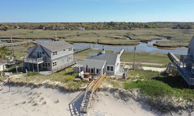 East Sandwich House | 70 B Salt Marsh Road Sandwich - Cape Cod