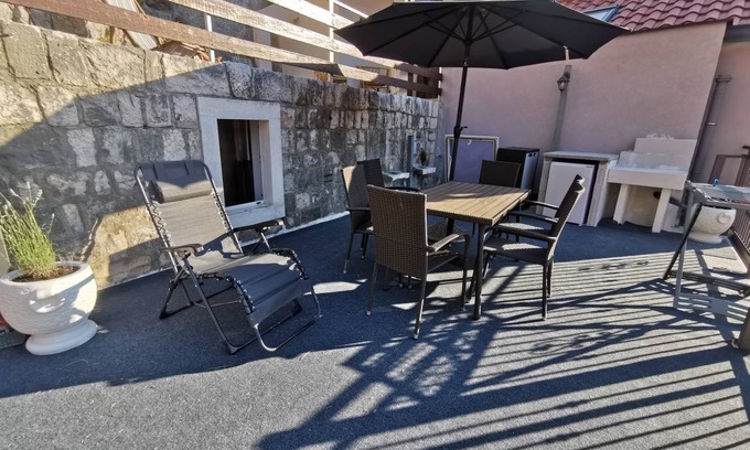 Omis Apartment | 70 m² Apartment ∙ 2 bedrooms ∙ 4 guests