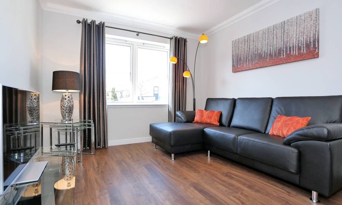 Inverurie Apartment | 70 m² Apartment ∙ 2 bedrooms ∙ 4 guests