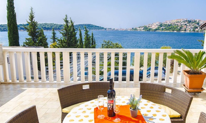 Rogoznica Apartment | 70 m² Apartment ∙ 2 bedrooms ∙ 6 guests