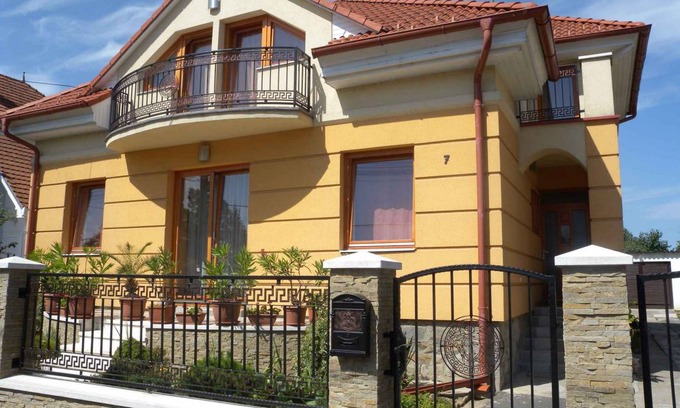 Keszthely Apartment | 70 m² Apartment ∙ 3 bedrooms ∙ 5 guests