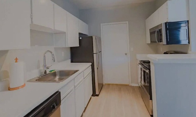 Milwood Apartment | 70) New Condo downtown!
