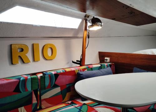 Parque das Nacoes Boat Rental | 70's Tiny Boat