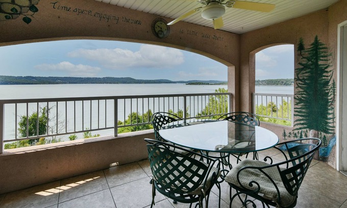 Hollister Condo | 700 Emerald Point