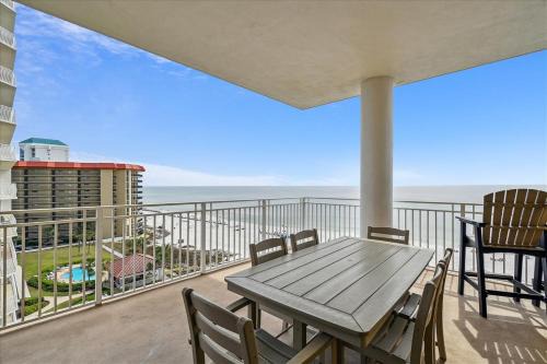 Thomas Drive Apartment | 701 Sterling Beach