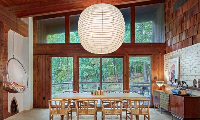 Rhinebeck House | 70s Modern House in the Woods, three minutes to Rhinebeck village