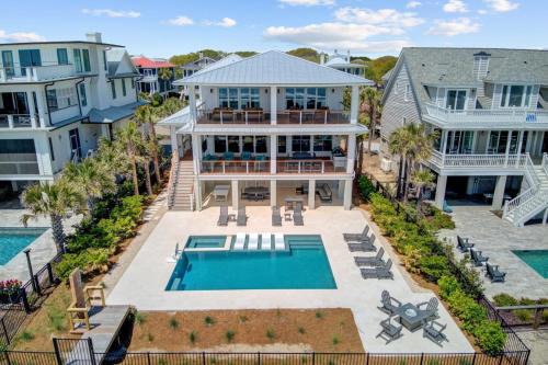 Isle of Palms House | 712 Ocean Blvd by AvantStay Luxe Beach House w Pool Game Zone Beach Access and Views