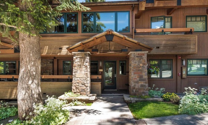 Aspen Condo | 718 S. Mill St. Fasching Haus #4 3 Bedroom Condo by RedAwning