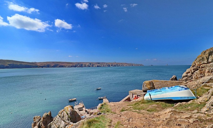 Goulien House | 720-Pretty Breton penty in a quiet location ideal for visiting Cap-Sizun