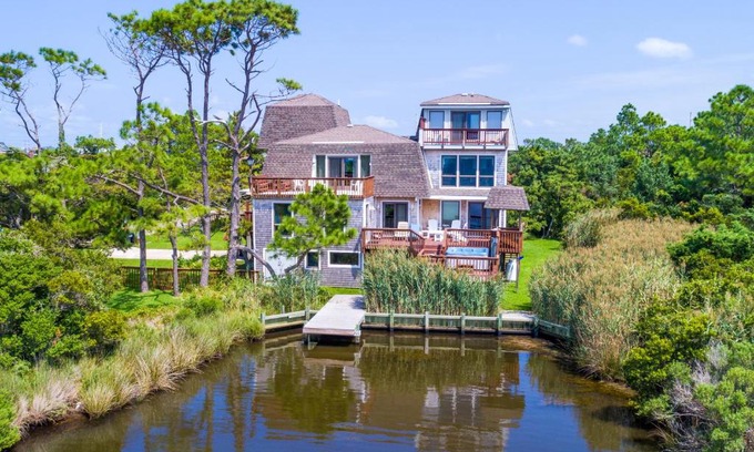 Salvo House | 7201 - Carols Soundfront Castle by Resort Realty