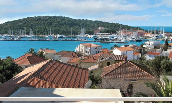 Rogoznica Apartment | 75 m² Apartment ∙ 2 bedrooms ∙ 4 guests