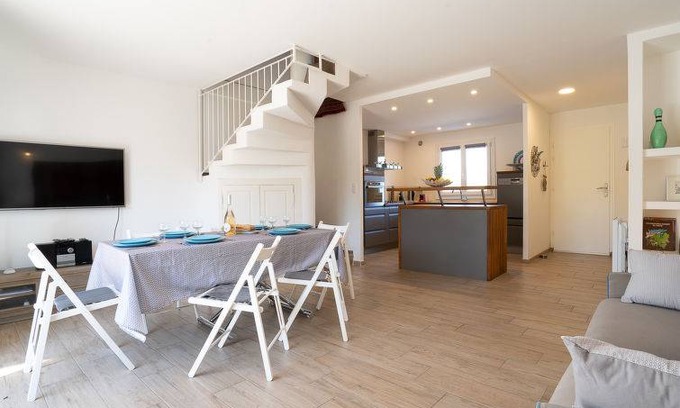 Hyeres Apartment | 75 m² Apartment ∙ 3 bedrooms ∙ 6 guests