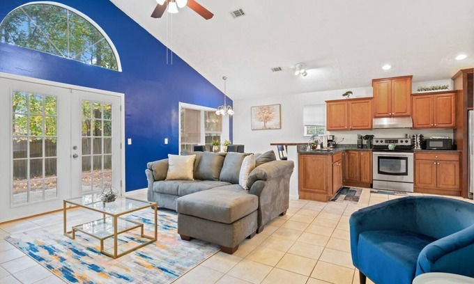Colonial Oaks House | 75' TV - Summer Retreat - King Bed, Large Yard, No Stairs