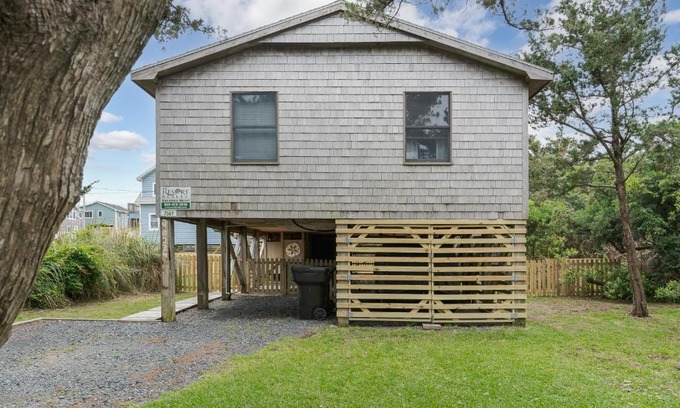 Avon House | 7587 - Barefoot Beachcomber by Resort Realty