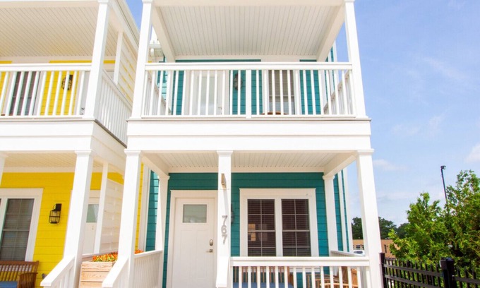 Celina House | 767 PH · Paradise Palms - 3 Bed/3.5 Bath Penthouse w/Amazing Views!