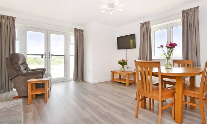 Gravesend Apartment | 77 m² Apartment ∙ 3 bedrooms ∙ 6 guests