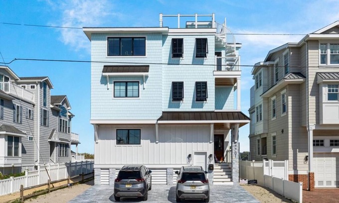Townsend's Inlet House | 7701 Pleasure Ave-LARICKS EXCLUSIVE!
