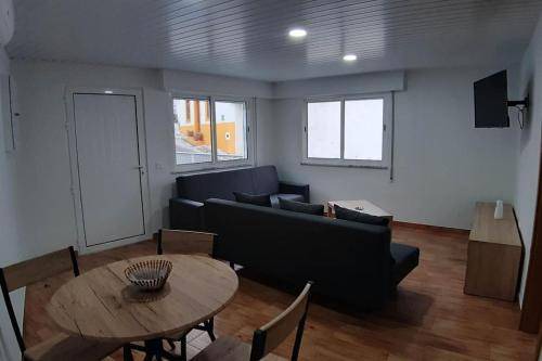 Azambuja House | 79 m² House ∙ 2 bedrooms ∙ 7 guests