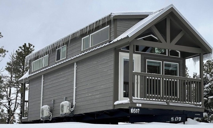 Williams Ski Chalet | 7B Cozy chalet with 1 bedroom and Wi-Fi, AC in Beautiful Williams, Forest View .