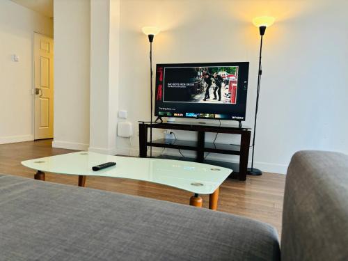 Southwest Calgary Apartment | 7th Floor 1 Bedroom Condo with Parking