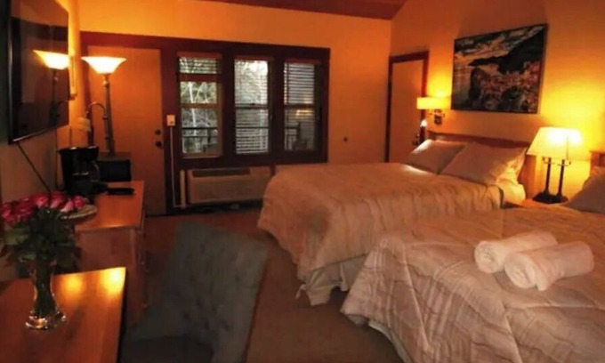 Bend Apartment | 7th Mtn Resort "Hotel Suite" 2 -Queen Bds
