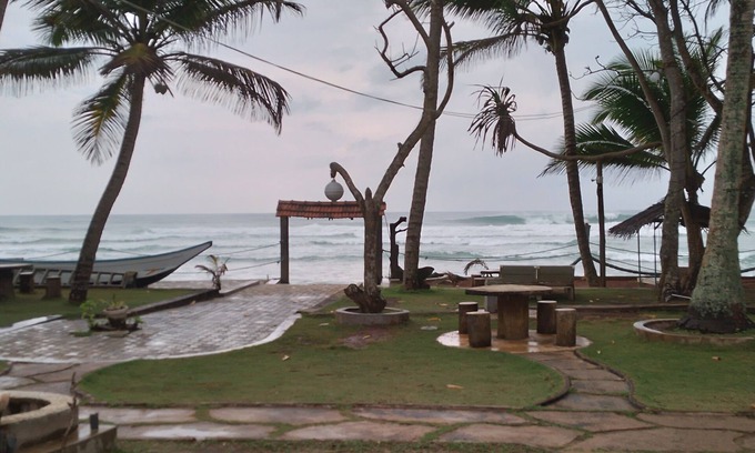 Kathaluwa Hotel | 7th sky idyll hotel