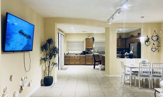 Enterprise House | 8-12 minutes to Airport &strip. Have RV parking .