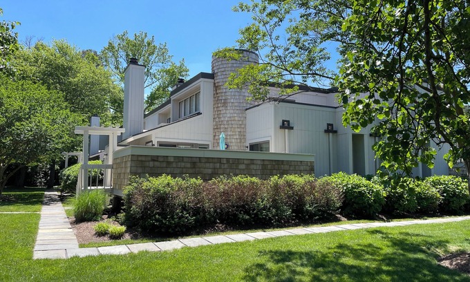 Bethany Beach Condo | 8/23-8/30 Special 1.5k bucks 2BR 2B SeaColony Walk 2 bch indr pool tennis Pcklbl