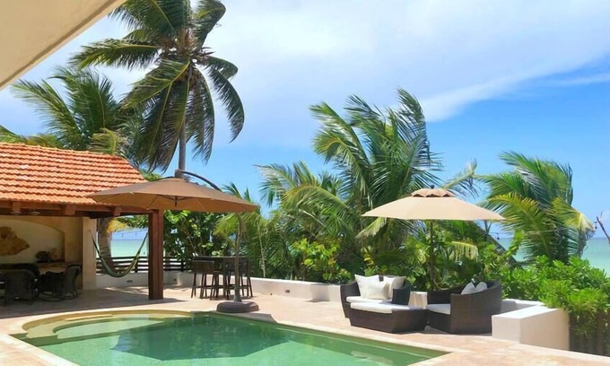 Yucatan Peninsula House | 8 BDR - Walk to Chicxulub, 16 people - Beachfront
