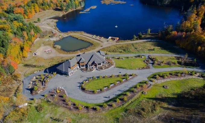 Lake of Bays House | 8 Bed - Private Oasis in Lake of Bays-Muskoka