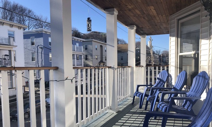 Parkside Condo | 8 Bedroom, 2 Full bath. Walk to Bars and Restaurants, Parking!
