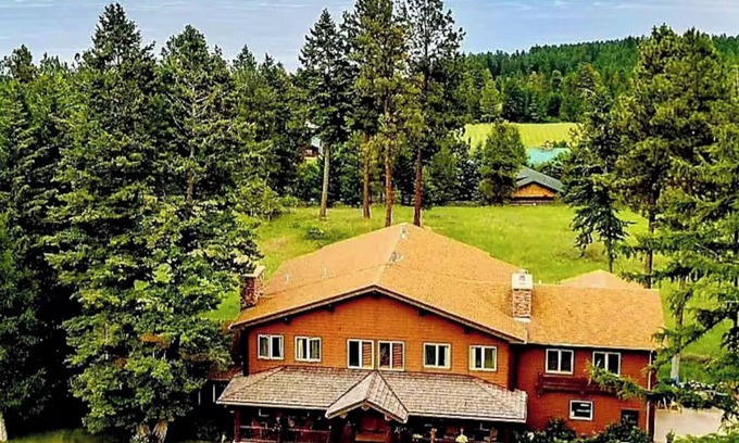 Lakeside Ski Chalet | 8 Bedroom Chalet Overlooking Dazzling Flathead Lake and Swan Mountain Range