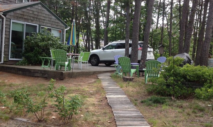 Southern Coast Cottage | 8 day 7 night Rental with short semi private walkway to beach