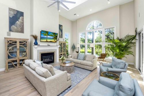 West Beach House | 8 Greensward Road by Akers Ellis Rentals