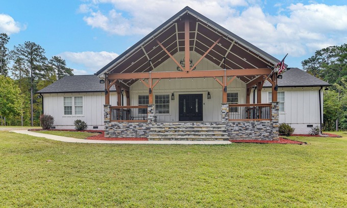 New Hill House | 8 Mi to Jordan Lake: Spacious New Hill Home