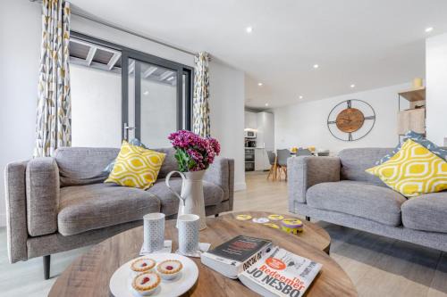 Mortehoe Apartment | 8 Middlecombe - Luxury Apartment at Byron Woolacombe, only 4 minute walk to Woolacombe Beach!