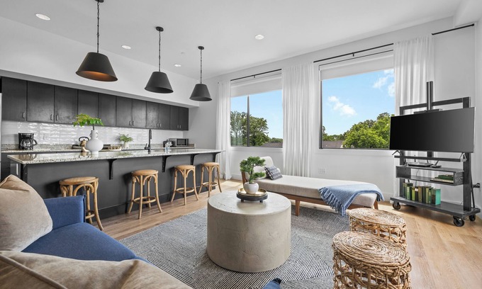 Eighth Avenue Condo | 8 Min to Broadway-Patio-Walkable-Central Location