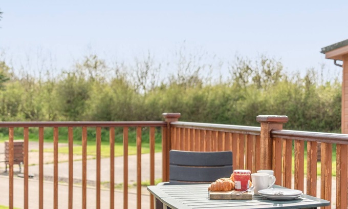 Mullacott Cabin | 8 Ocean View Lodge - 3 Bed-Sleeps 6-TJS8OV