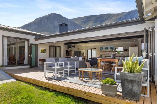 Betty's Bay House | 8 on Nivenia by Host Agents
