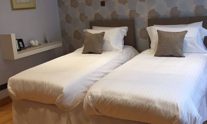 Glastonbury Bed & Breakfast | 8 Owls B&B