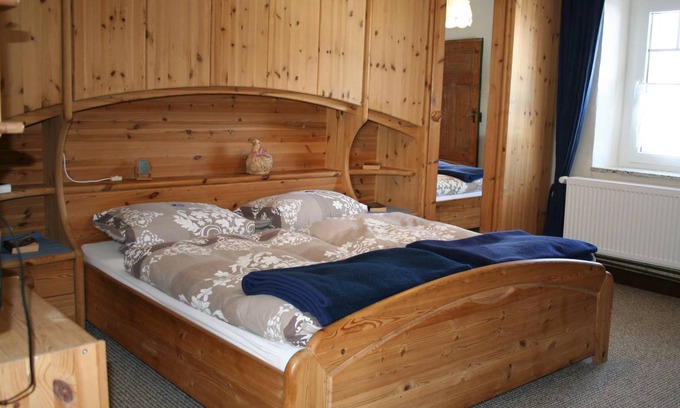 Schonfeld Apartment | 80 m² Apartment ∙ 2 bedrooms ∙ 4 guests