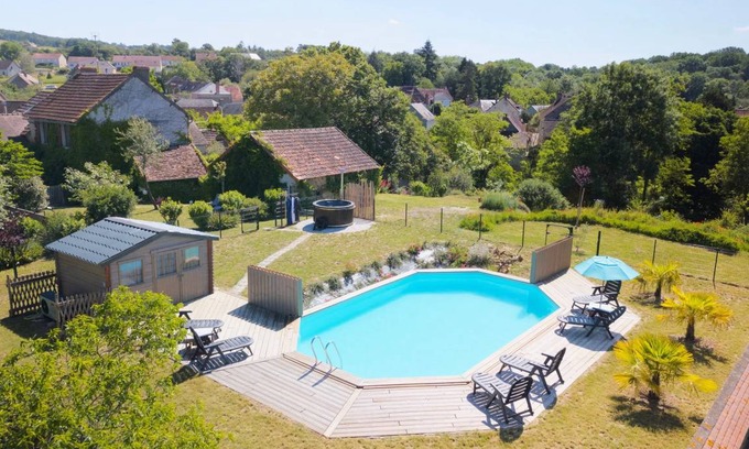Le Menoux House | 80 m² House ∙ 2 bedrooms ∙ 6 guests