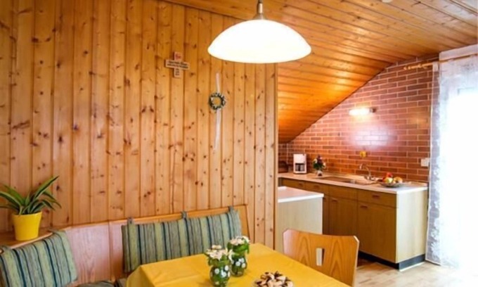 Geyersberg Apartment | 80qm-große Ferienwohnung mit 3 Schlafzimmern und Balkon