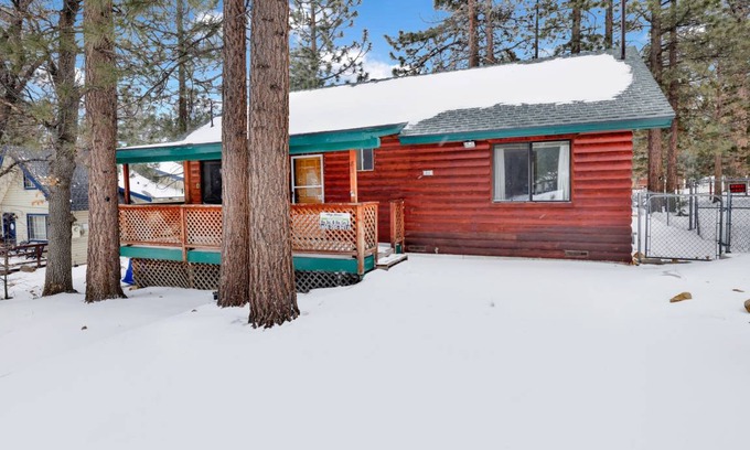 Sugarloaf Cabin | 82 m² Cabin ∙ 2 bedrooms ∙ 6 guests
