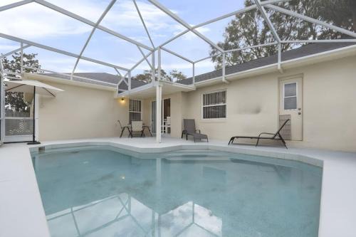 Briargrove Villa | 820 BRIARGROVE AVE DAVENPORT 4BED