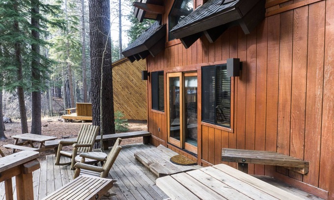 Truckee Cabin | 824 Beaver Pond