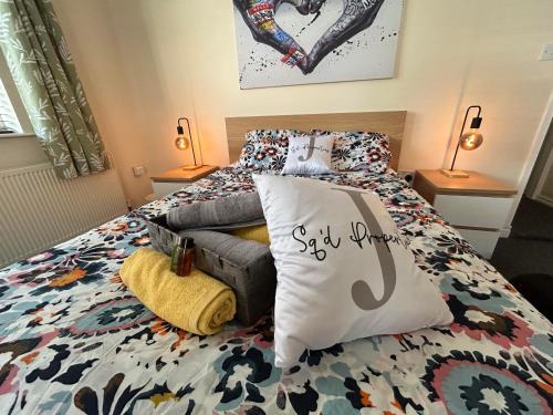 Crewe Apartment | 82a Underwood Lane