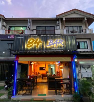 Kathu Apartment | 84 Bar & Guest House