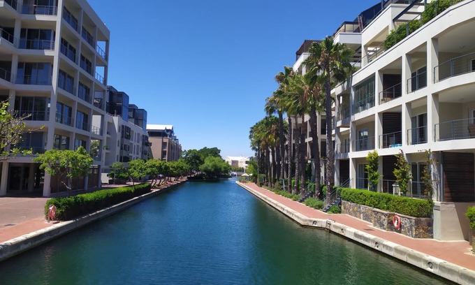 Victoria and Alfred Waterfront Apartment | 85 m² Apartment ∙ 1 bedroom ∙ 2 guests