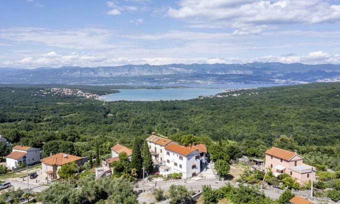 Tribulje House | 85 m² House ∙ 3 bedrooms ∙ 5 guests